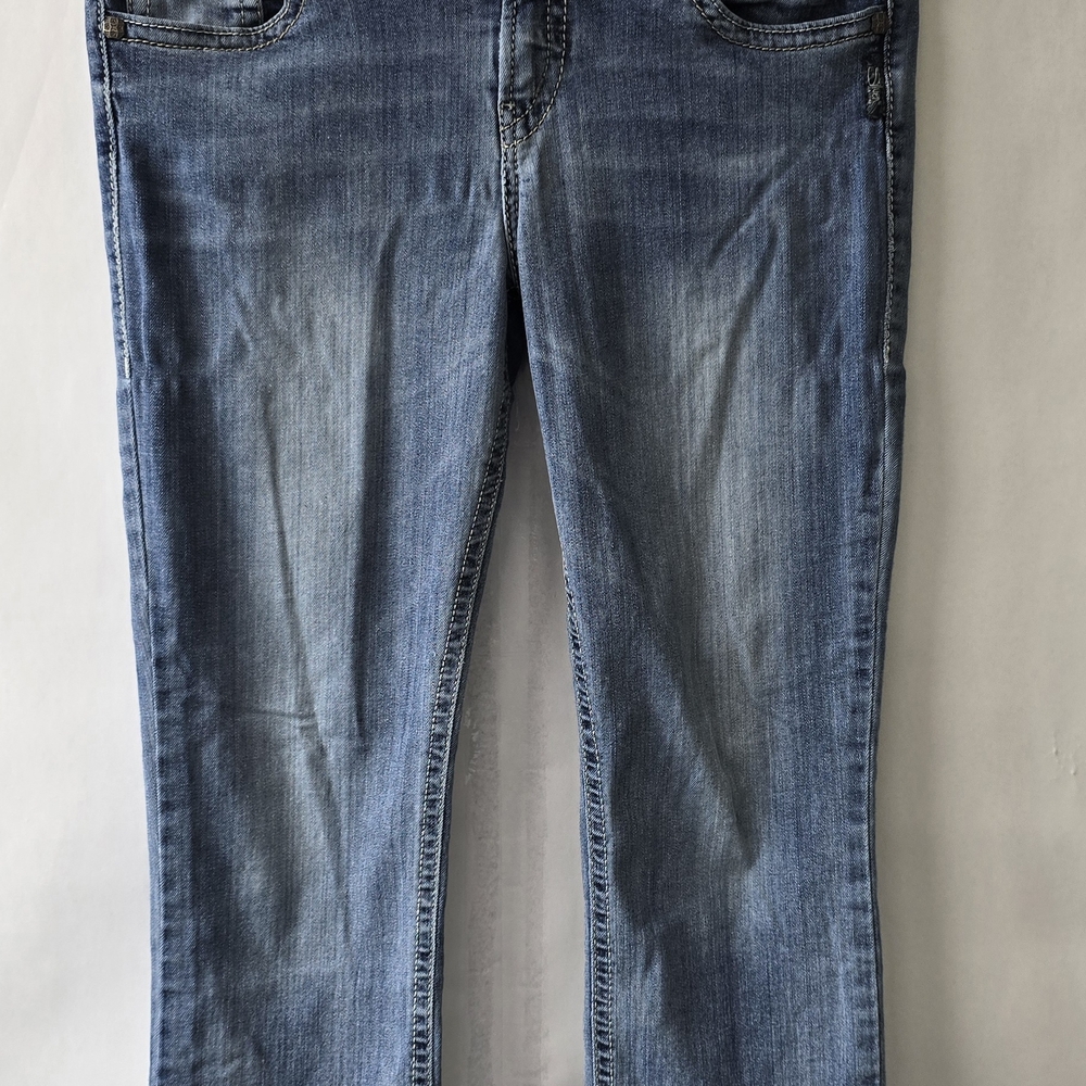 Silver Jeans Women's Suki Mid Rise Capris in Faded Blue